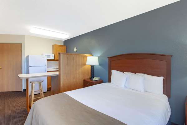 Suite - AmericInn Lodge & Suites Hutchinson