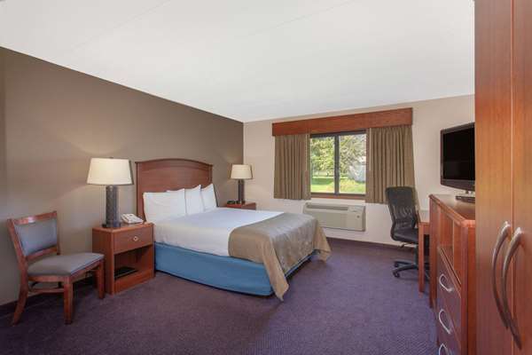  - AmericInn Lodge & Suites Hutchinson