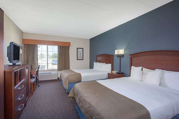  - AmericInn Lodge & Suites Hutchinson