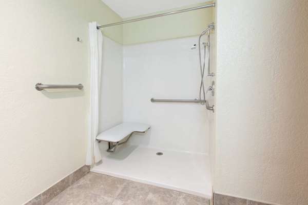  - AmericInn Petoskey