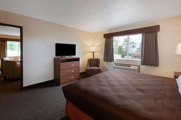 Suite - AmericInn Petoskey