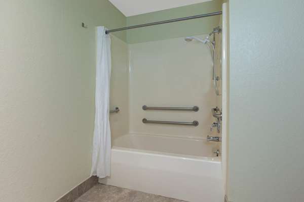  - AmericInn Petoskey