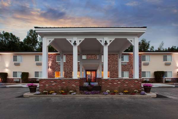 Exterior view - AmericInn Petoskey