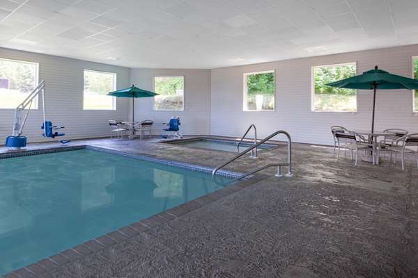 Pool - AmericInn Petoskey