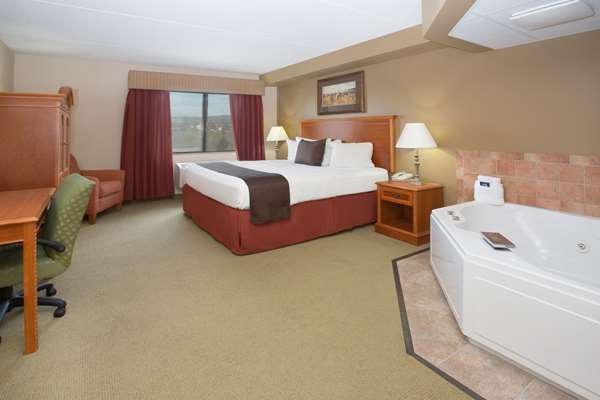 1 King Bed, One-Bedroom Suite, Non-Smoking