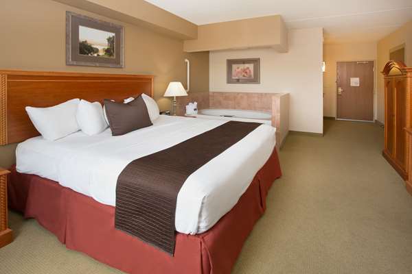 1 King Bed, Studio Suite, Non-Smoking