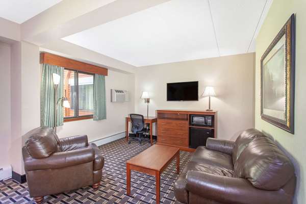 Suite - AmericInn Lodge & Suites Cloquet