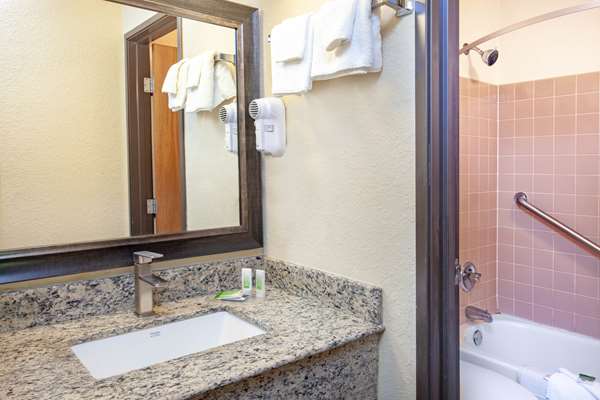  - AmericInn Lodge & Suites Cloquet