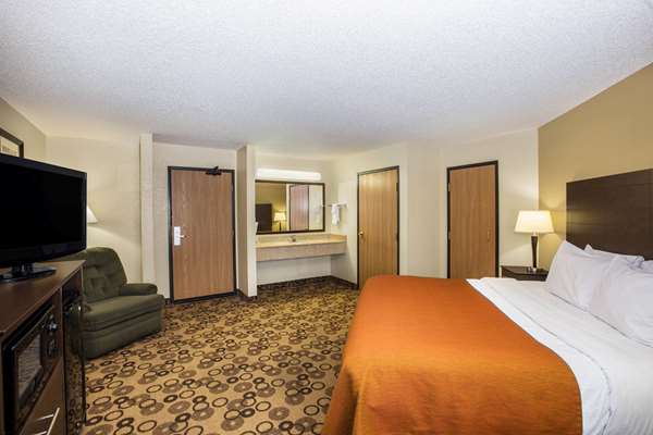  - AmericInn Cedar Falls