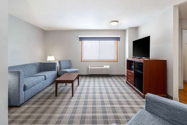 1 King Bed, Accessible Suite, Non-Smoking