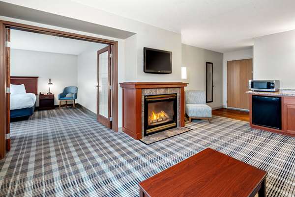 1 King Bed, Superior Suite, Non-Smoking