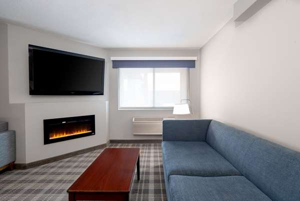 1 King Bed, Premier Suite, Non-Smoking