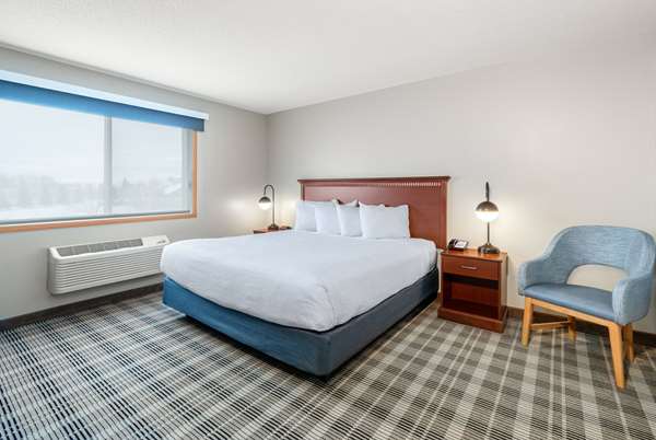1 King Bed, Superior Suite, Non-Smoking