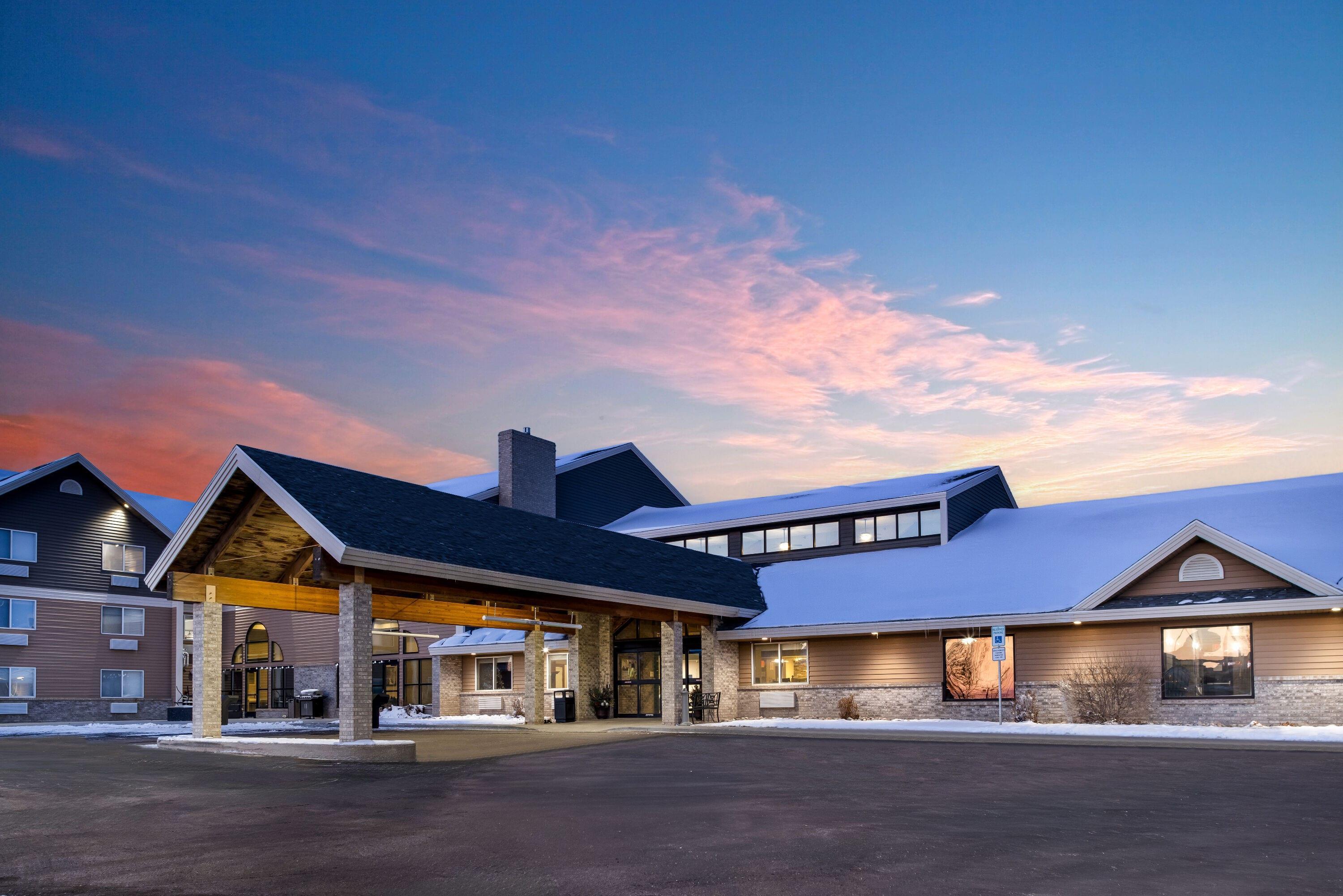 Exterior | AmericInn by Wyndham Valley City - Conference Center