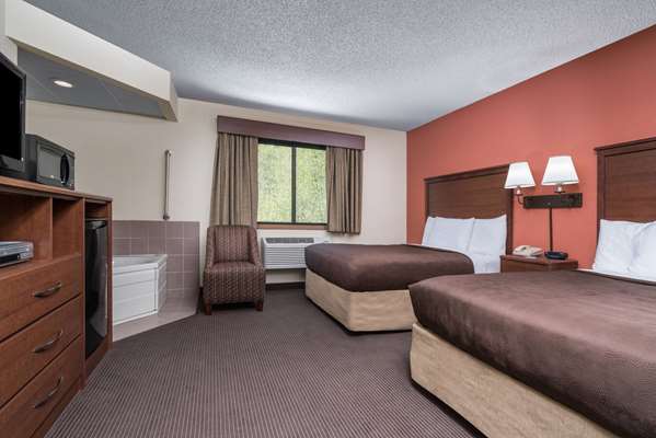 2 Queen Beds, Suite, Pet-Friendly, Non-Smoking