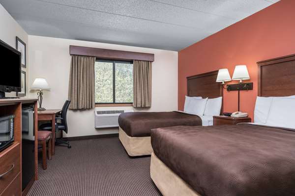 2 Double Beds, Mobility Accessible, Pet-Friendly, Non-Smoking