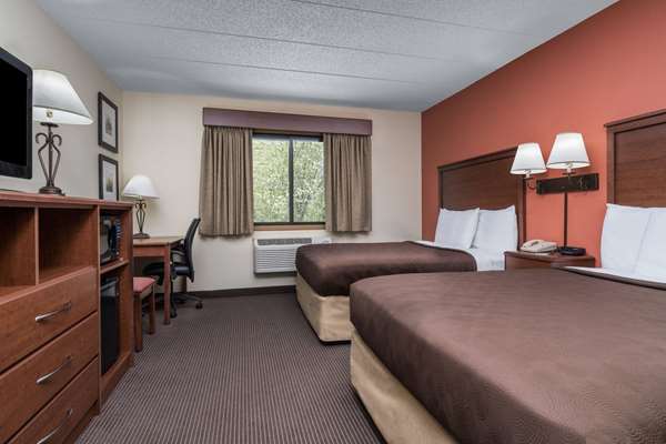 2 Queen Beds, Pet-Friendly, Non-Smoking