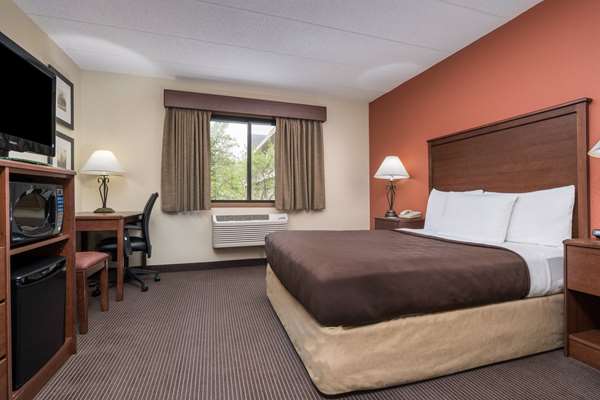1 Queen Bed, Deluxe Room, Non-Smoking