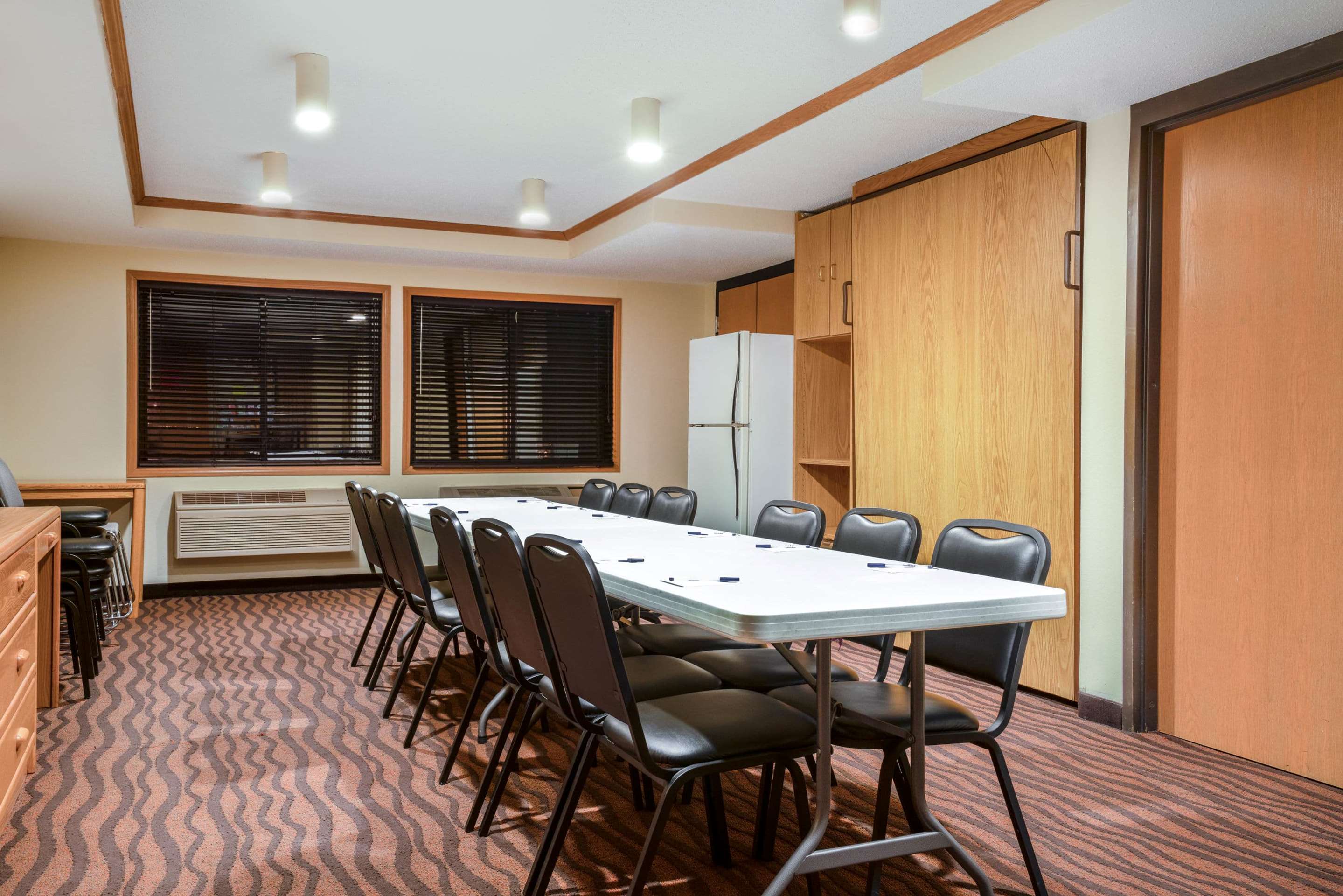 Meeting Room | AmericInn by Wyndham Park Rapids
