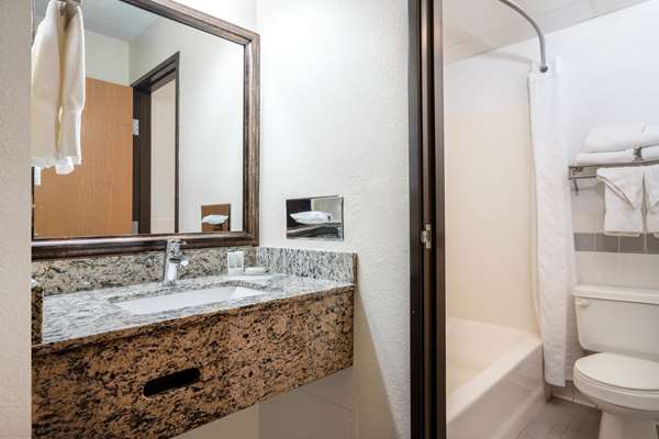  - AmericInn Lodge & Suites Park Rapids