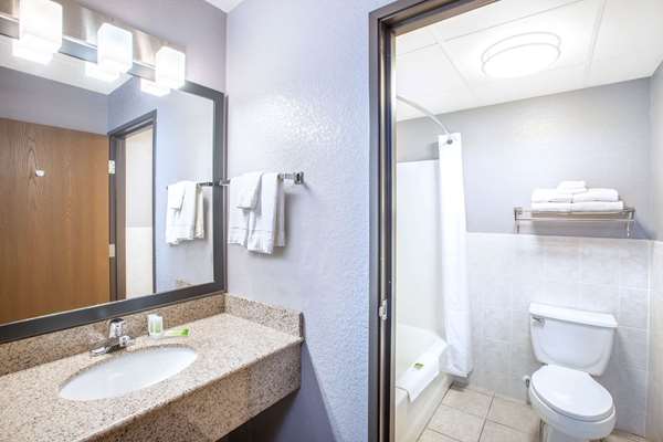  - AmericInn Lodge & Suites Ankeny - I-35, Exit 90