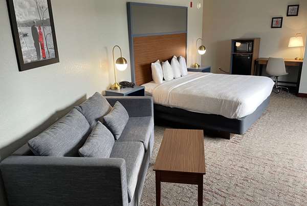 1 King Bed, Grandmaster Suite, Non-Smoking