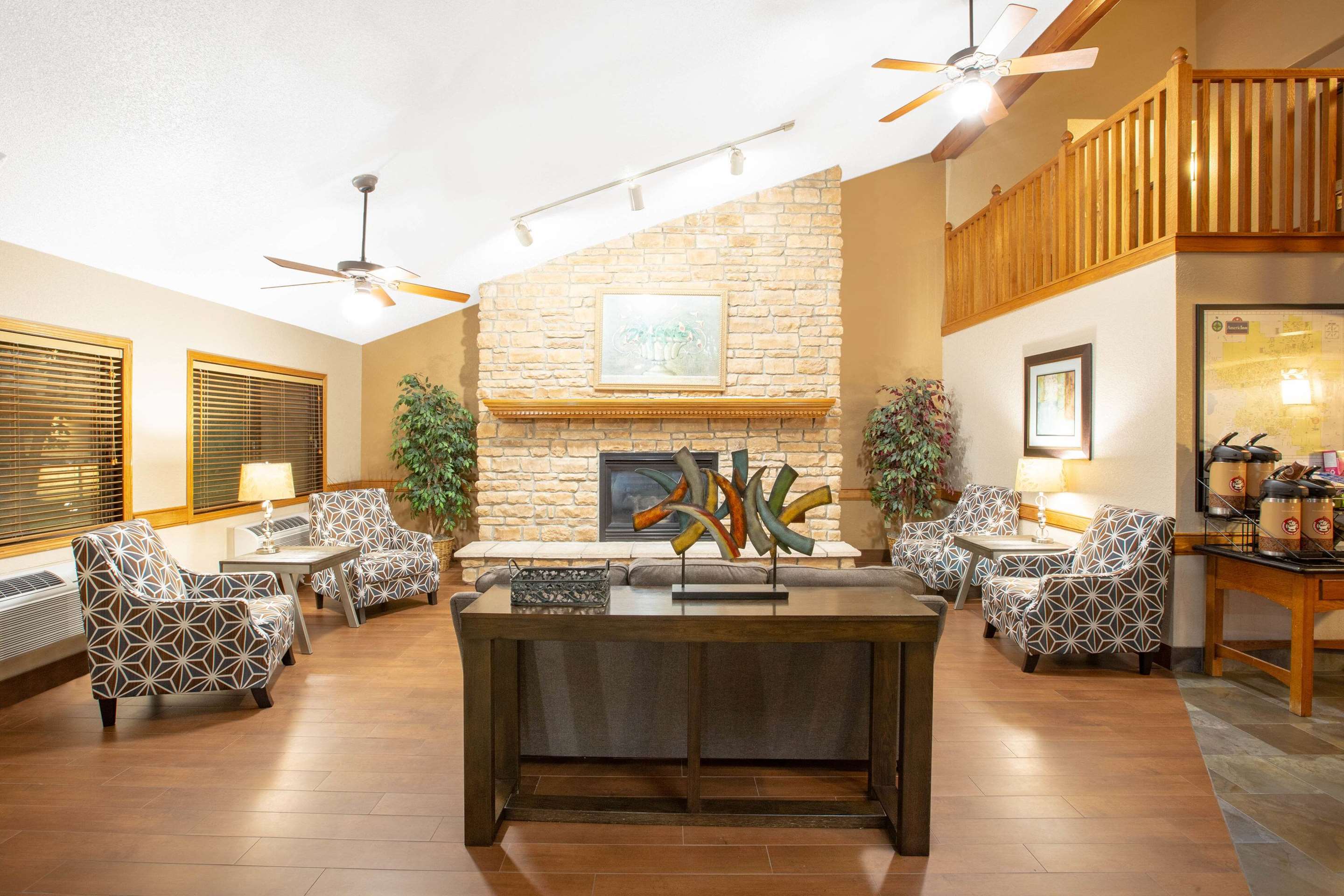 Lobby | AmericInn by Wyndham Ankeny/Des Moines