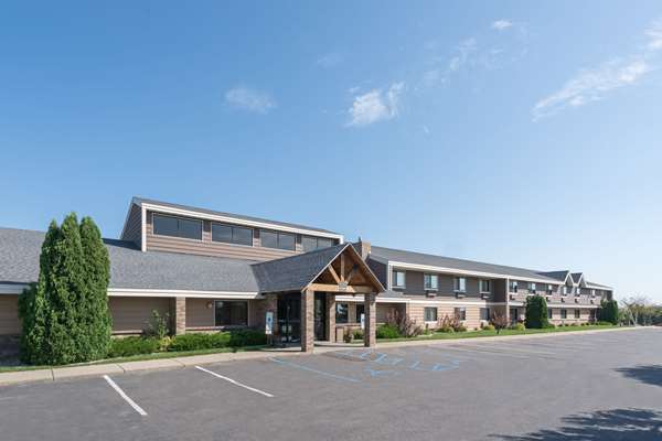 Exterior view - AmericInn Lodge & Suites Bismarck - I-94, Exit 159