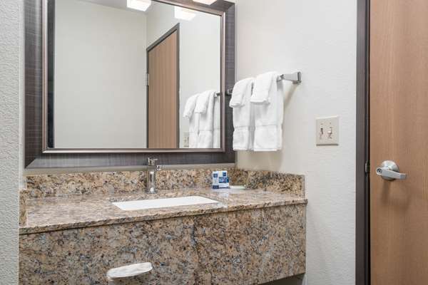  - AmericInn Lodge & Suites Bismarck - I-94, Exit 159
