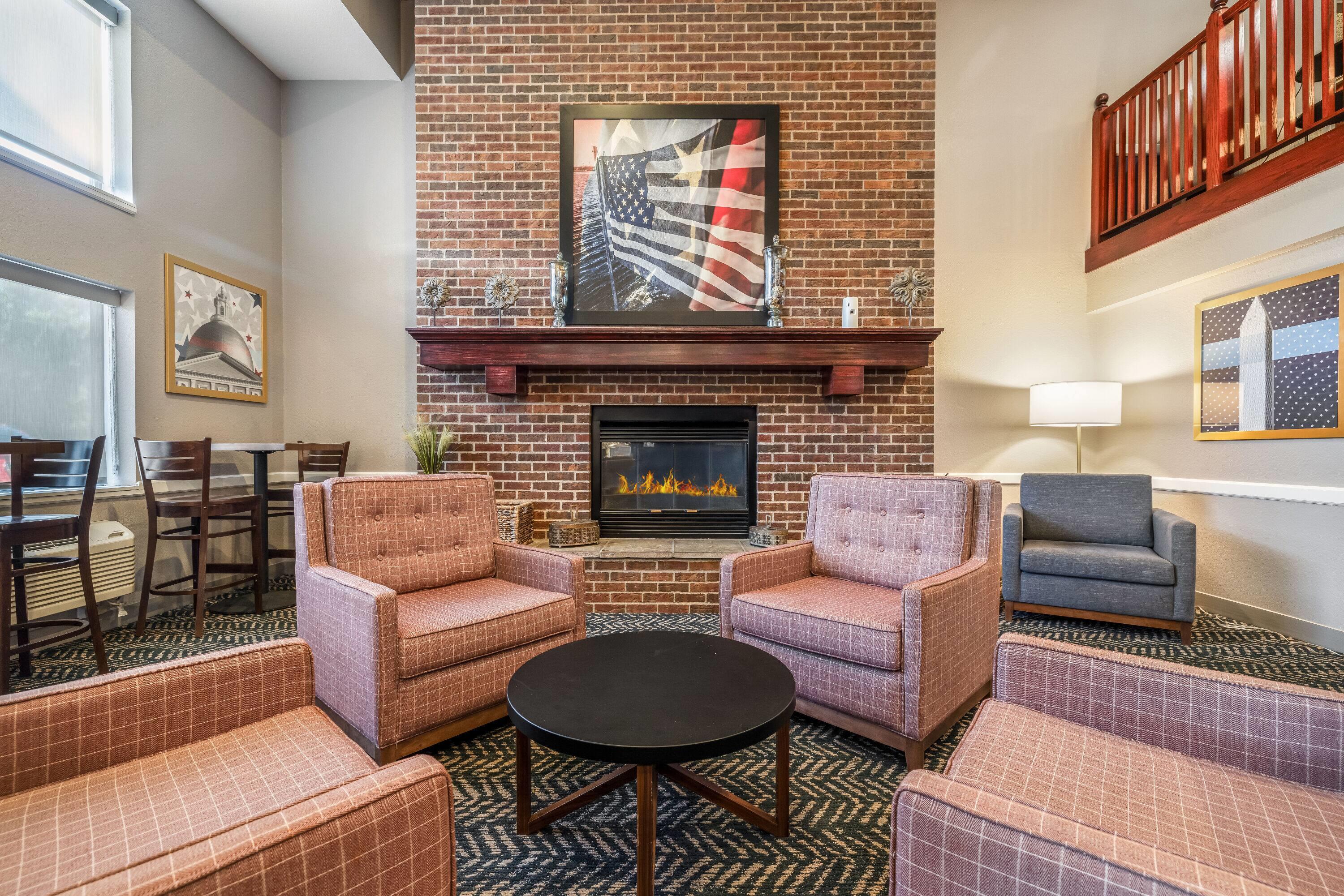 Lobby | AmericInn by Wyndham Mounds View Minneapolis