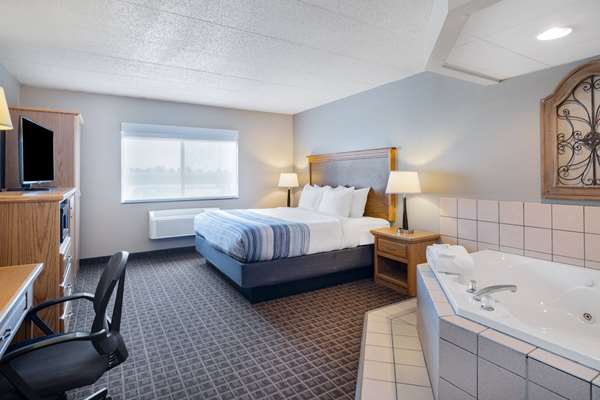 Suite - AmericInn Lodge & Suites Aberdeen