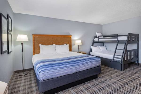 Suite - AmericInn Lodge & Suites Aberdeen
