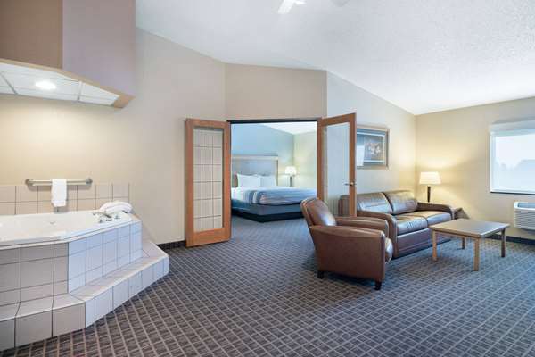 Suite - AmericInn Lodge & Suites Aberdeen