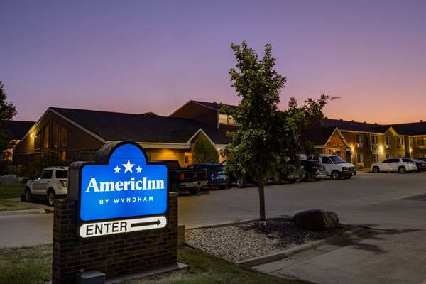 Exterior view - AmericInn Lodge & Suites Aberdeen