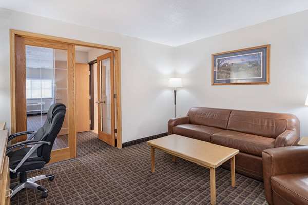 Suite - AmericInn Lodge & Suites Aberdeen