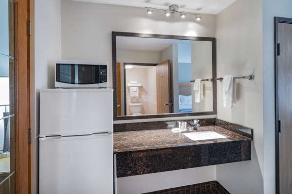 Suite - AmericInn Lodge & Suites Aberdeen