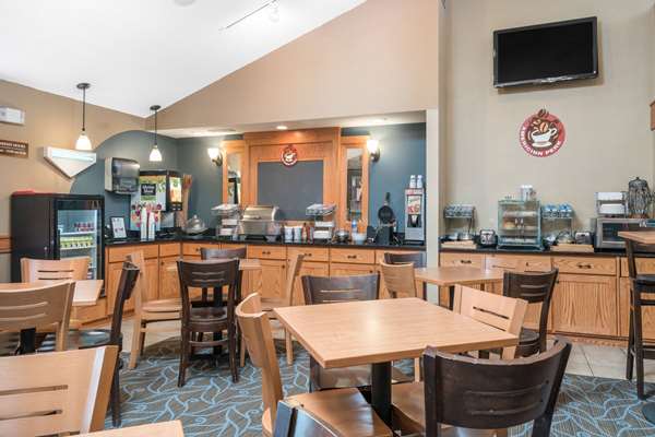  - AmericInn Lodge & Suites Fort Dodge