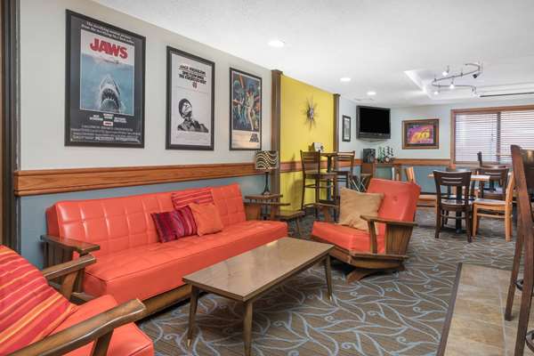Bar - AmericInn Lodge & Suites Fort Dodge