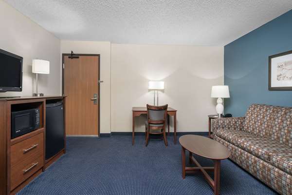 Suite - AmericInn Lodge & Suites Fort Dodge