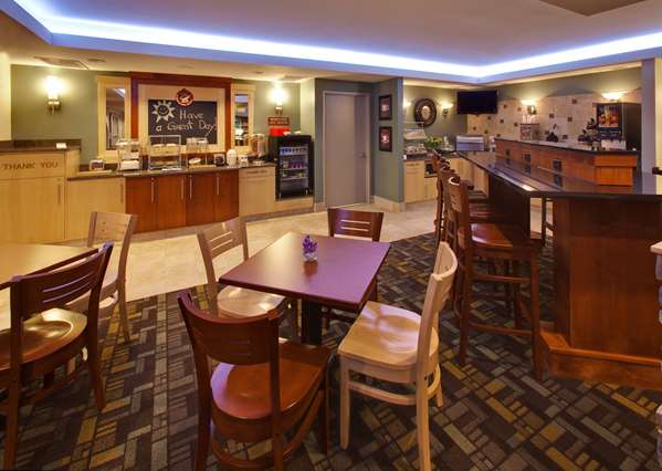  - AmericInn Lodge & Suites Fairfield