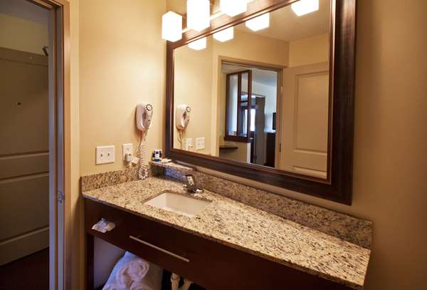  - AmericInn Lodge & Suites Fairfield