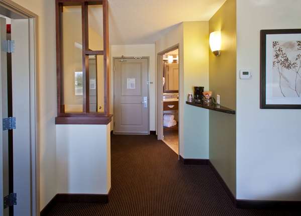  - AmericInn Lodge & Suites Fairfield