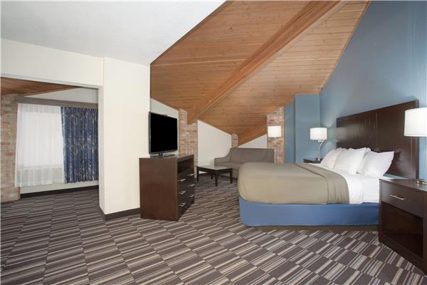 1 King Bed, Deluxe Studio Suite, Non-Smoking