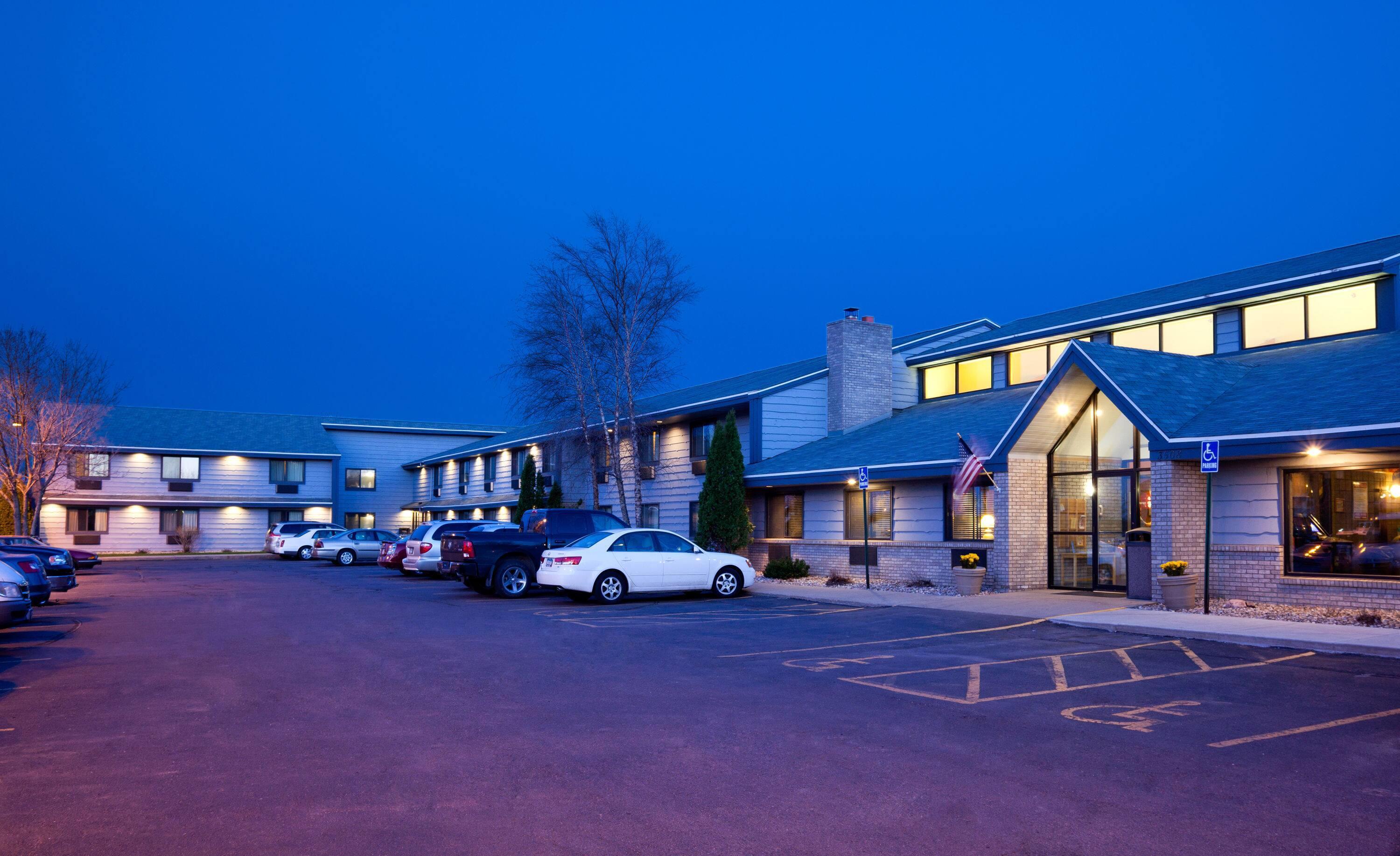 Exterior | AmericInn by Wyndham Sioux Falls