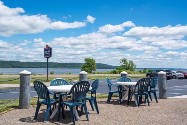  - AmericInn Lodge & Suites Lake City