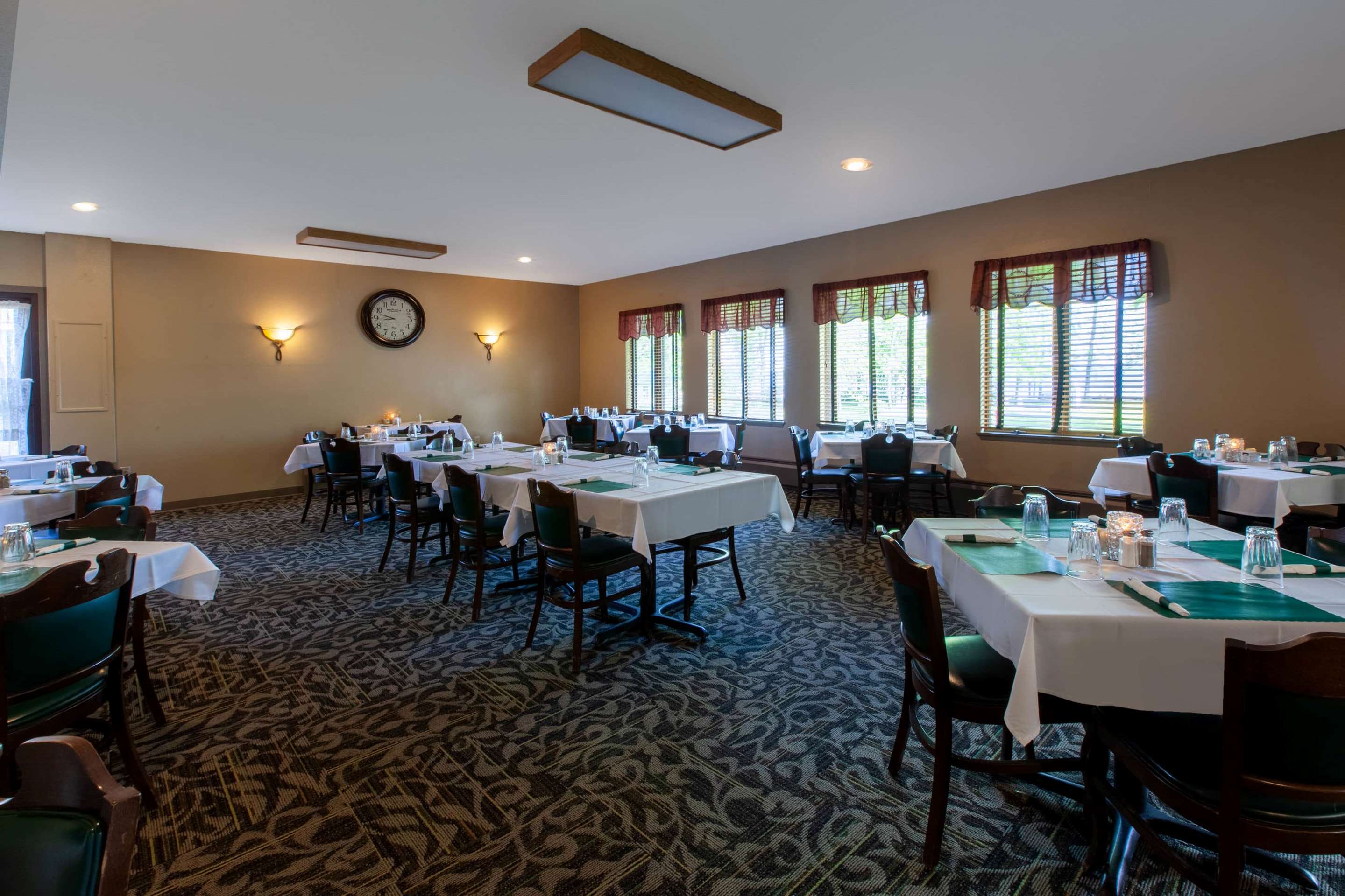 Restaurant | AmericInn by Wyndham Silver City