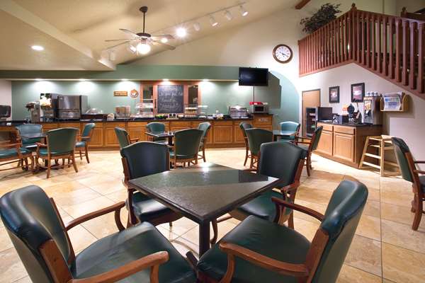  - AmericInn Lodge & Suites New London