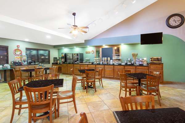  - AmericInn Lodge & Suites New London