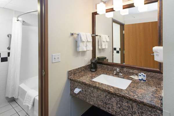  - AmericInn Hotel & Suites Webster City