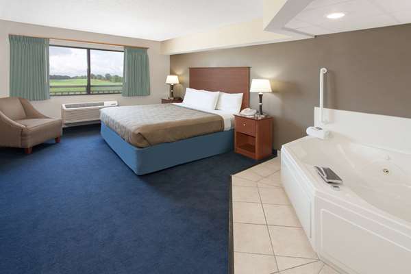 Suite - AmericInn Hotel & Suites Webster City